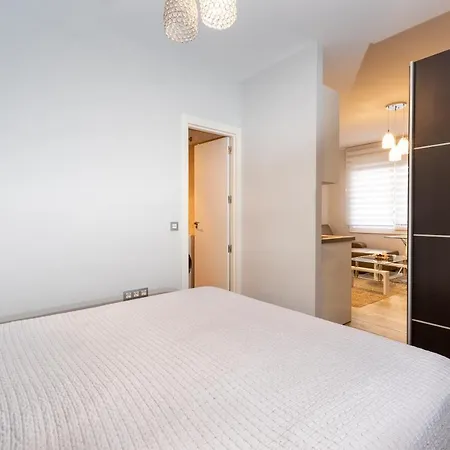 Carihuela 3 *